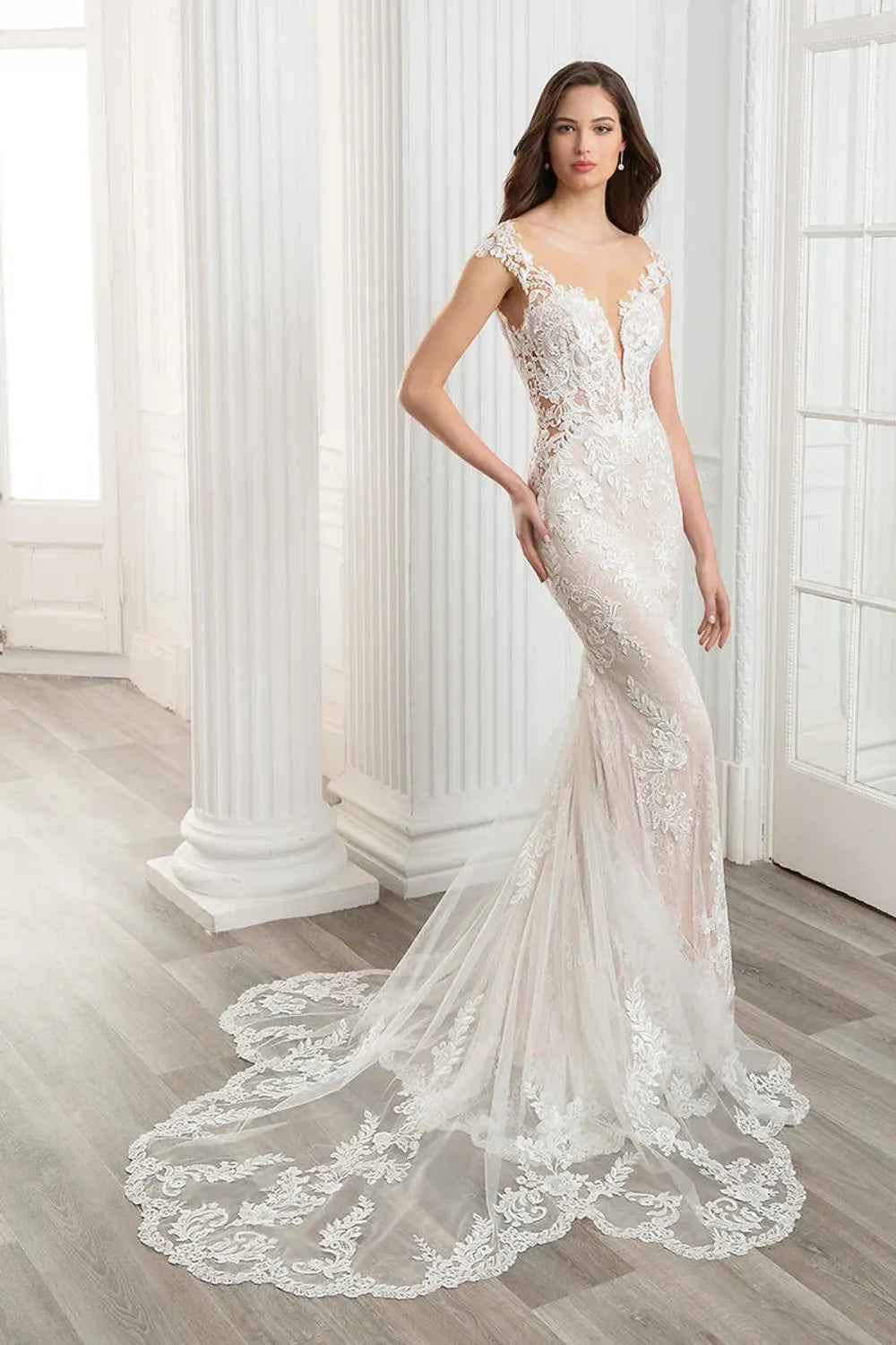 Enzoani Etoile Cameron with Veil 1