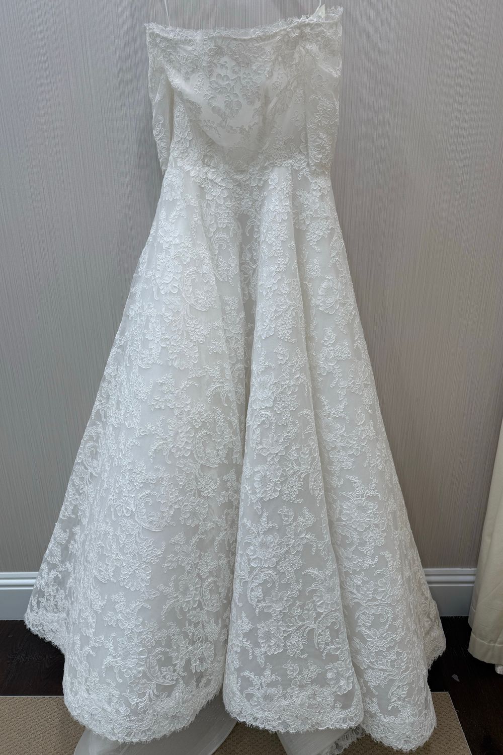Reem Acra Lace Exclusive Dress - 7208 0