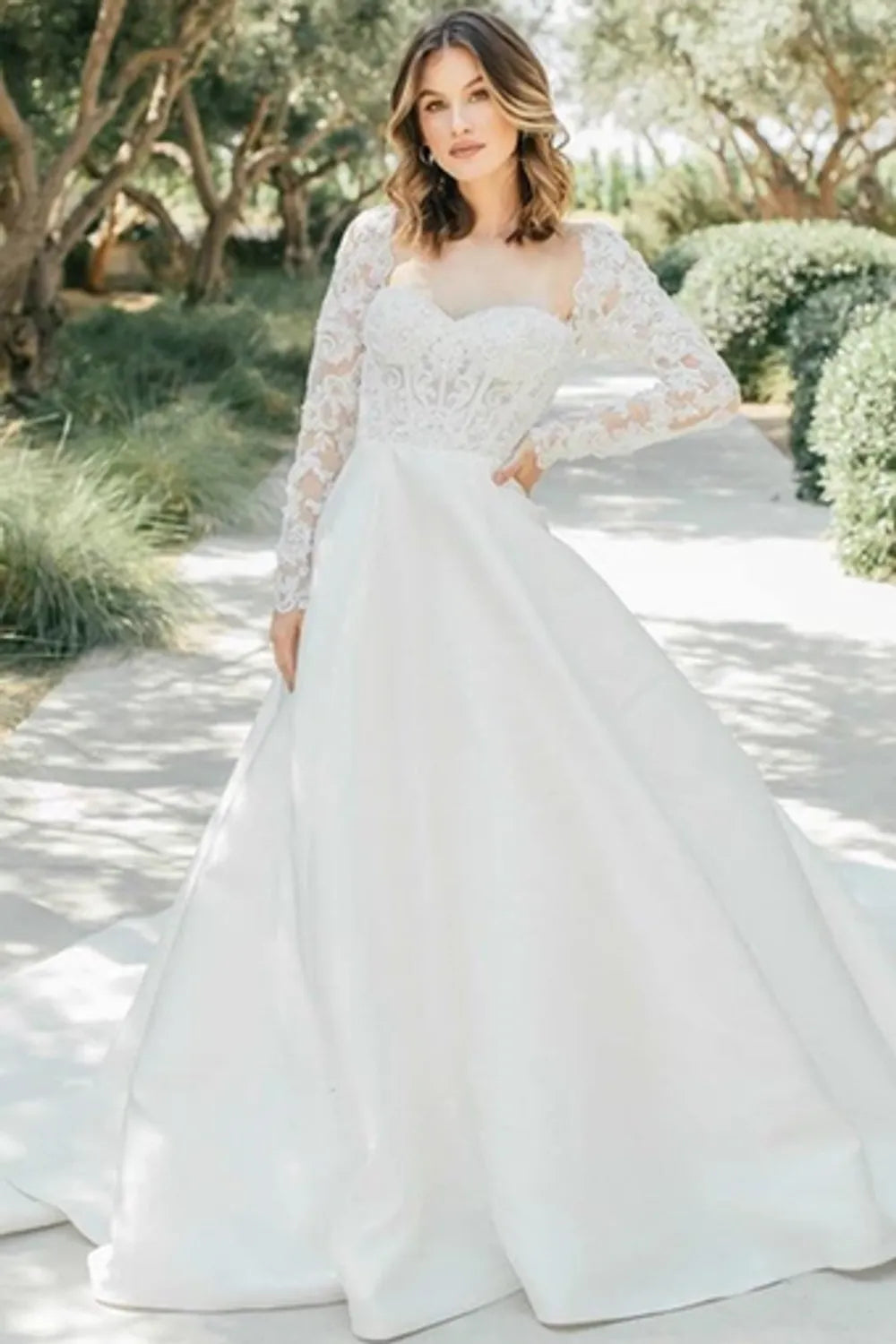 Martina Liana 42006 with Veil 0