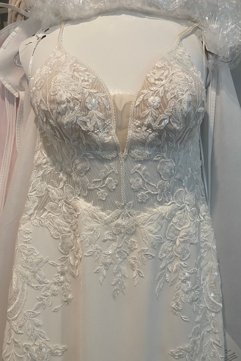 Essense of Australia D3063 6