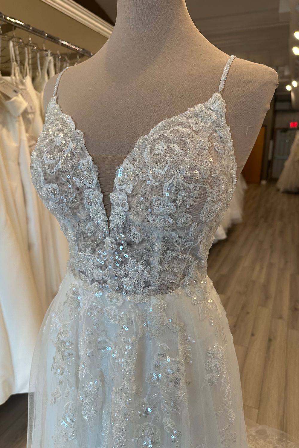 Essense of Australia D3415 3