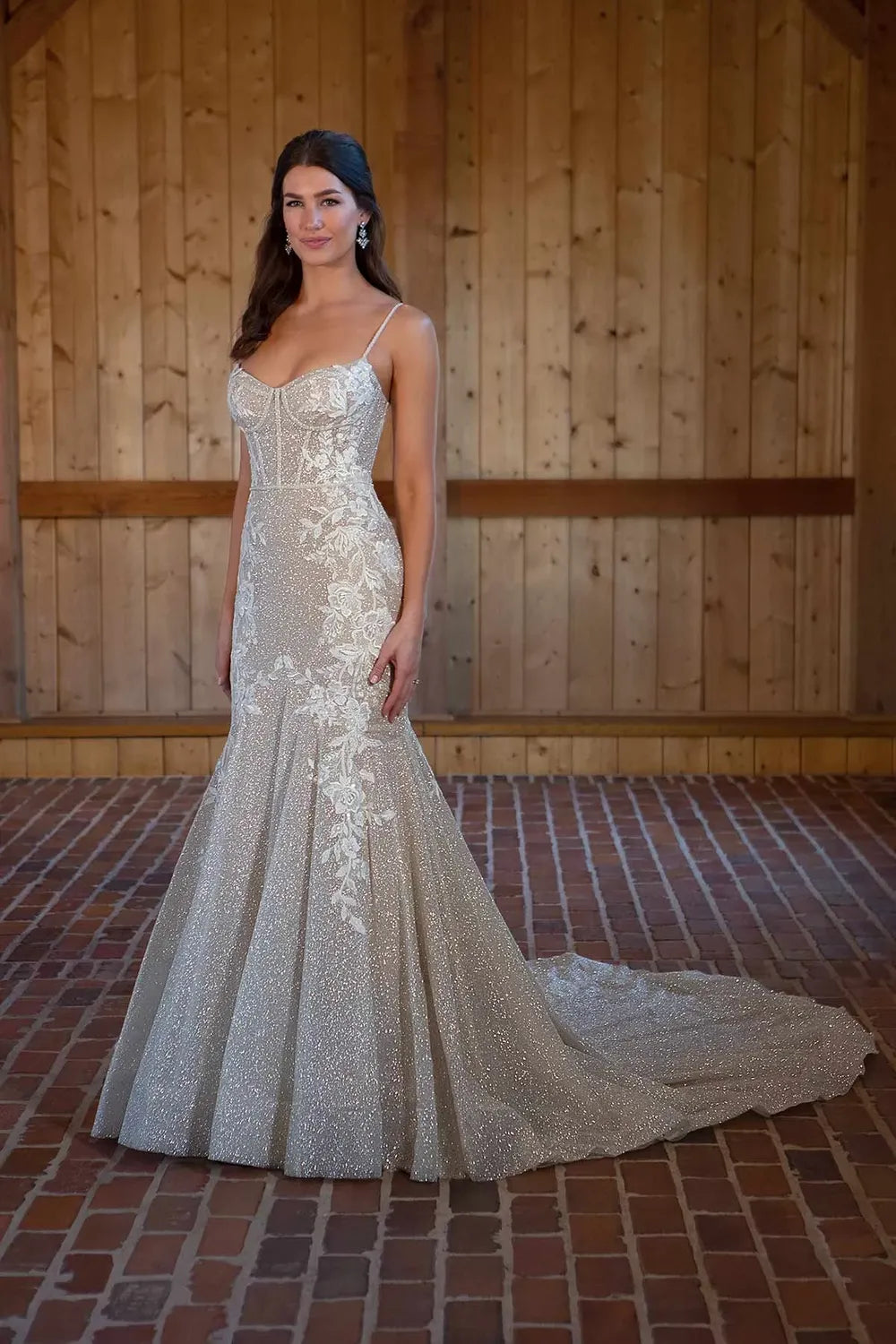 Sample Essense of Australia D3486 Wedding Dress