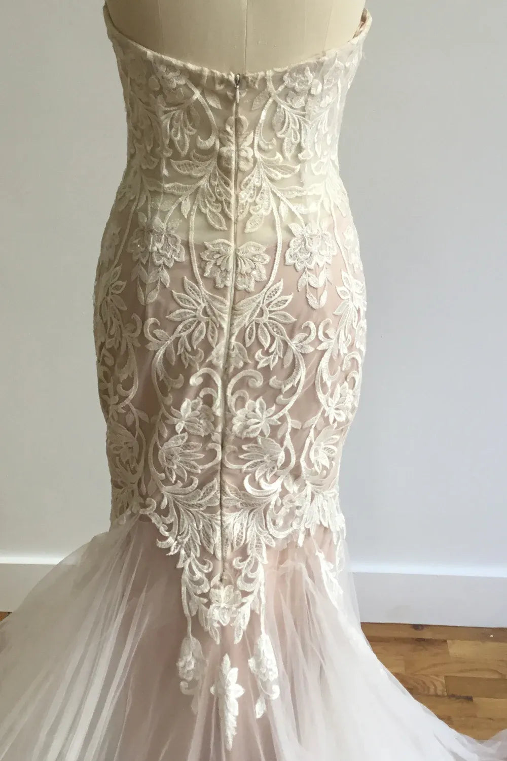 P BY PNINA TORNAI 2124 5