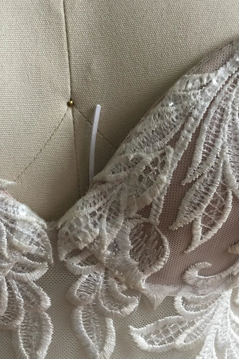P BY PNINA TORNAI 2124 6