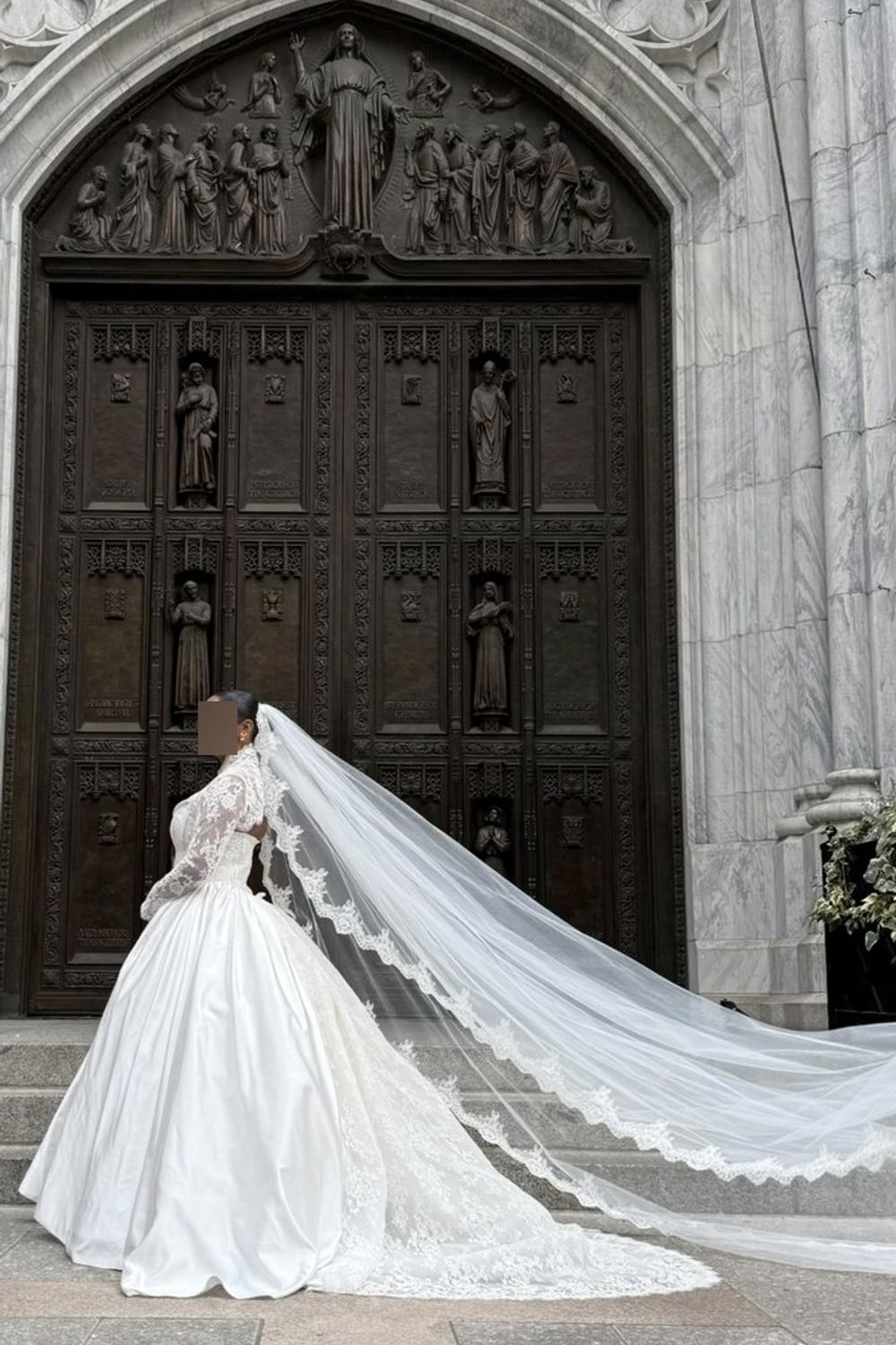 Love by Pnina Tornai 5057 with Veil, Bolero and Bow 0