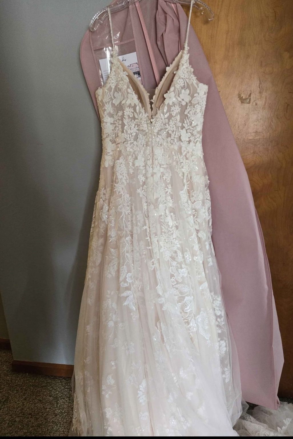 Essense of Australia D3157IV 2