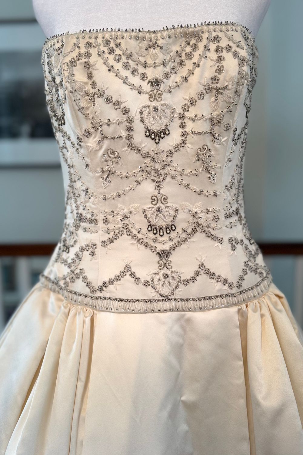 Reem Acra Timeless 2