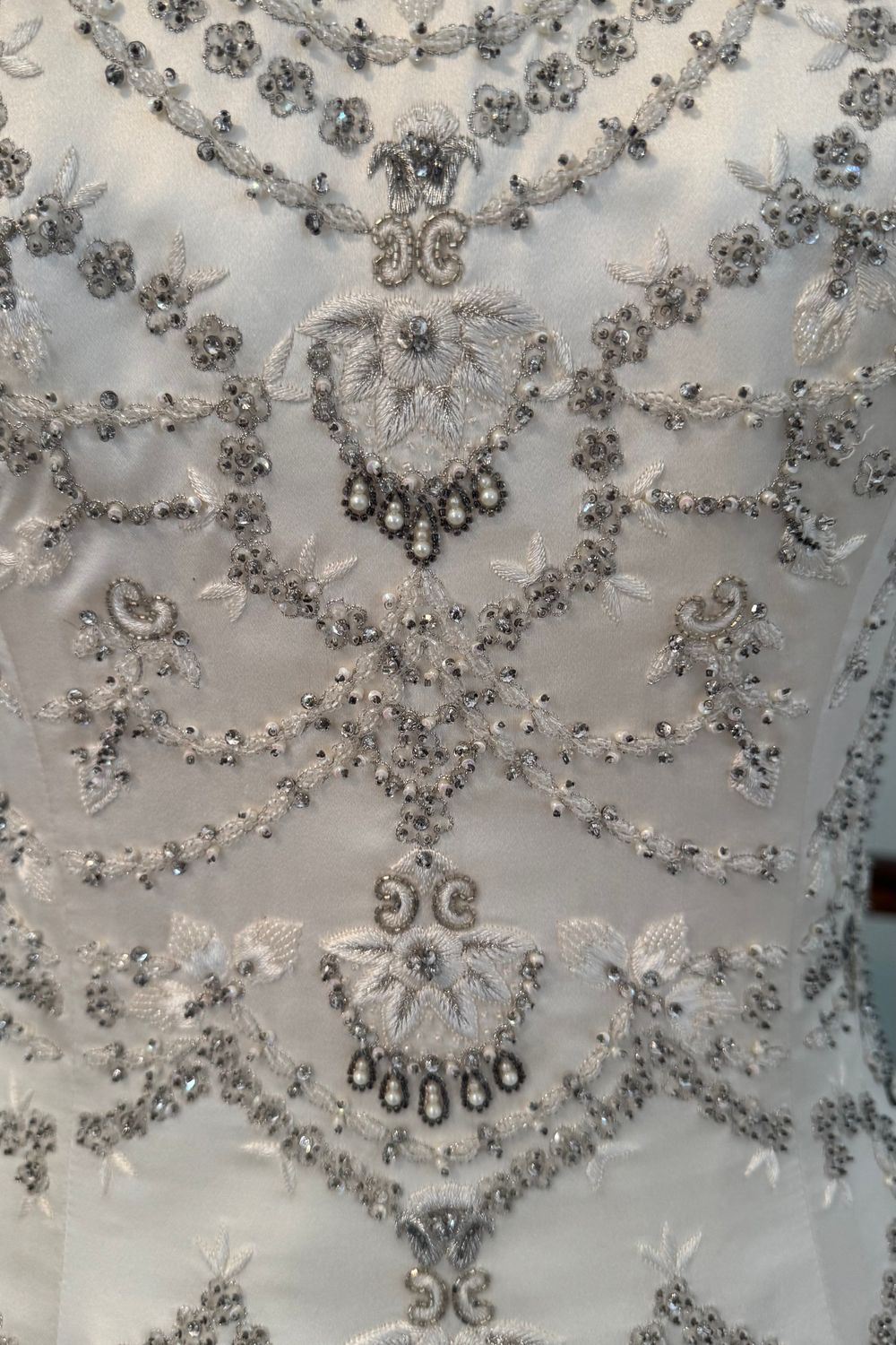 Reem Acra Timeless 6