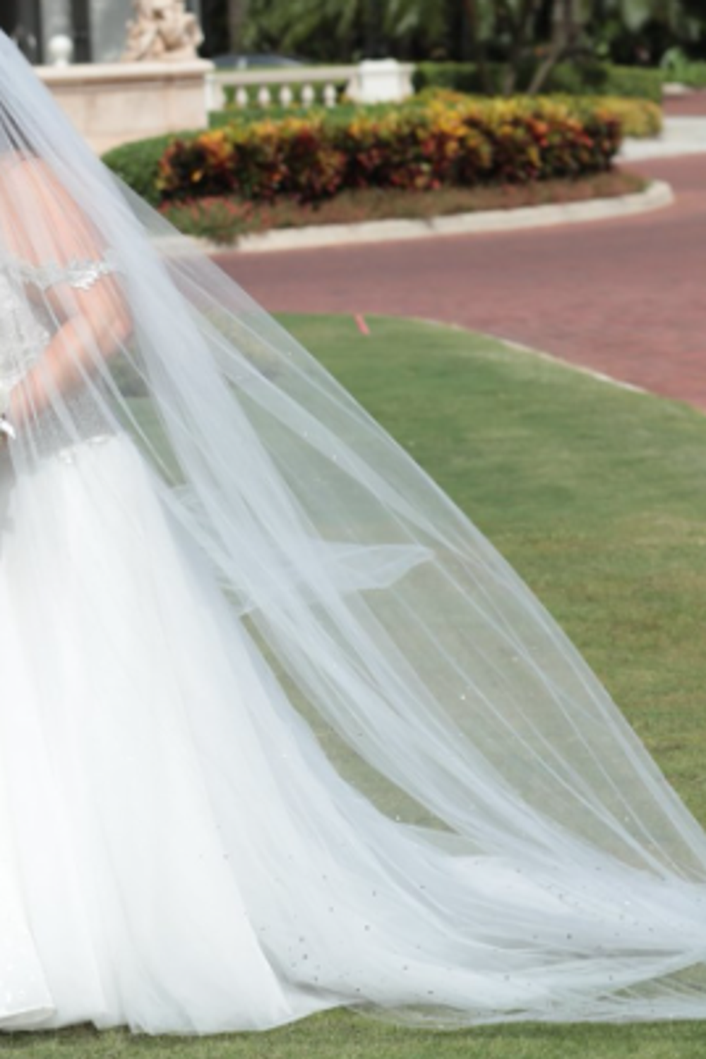 Pnina Tornai 14563XS Love Collection With Veil 6
