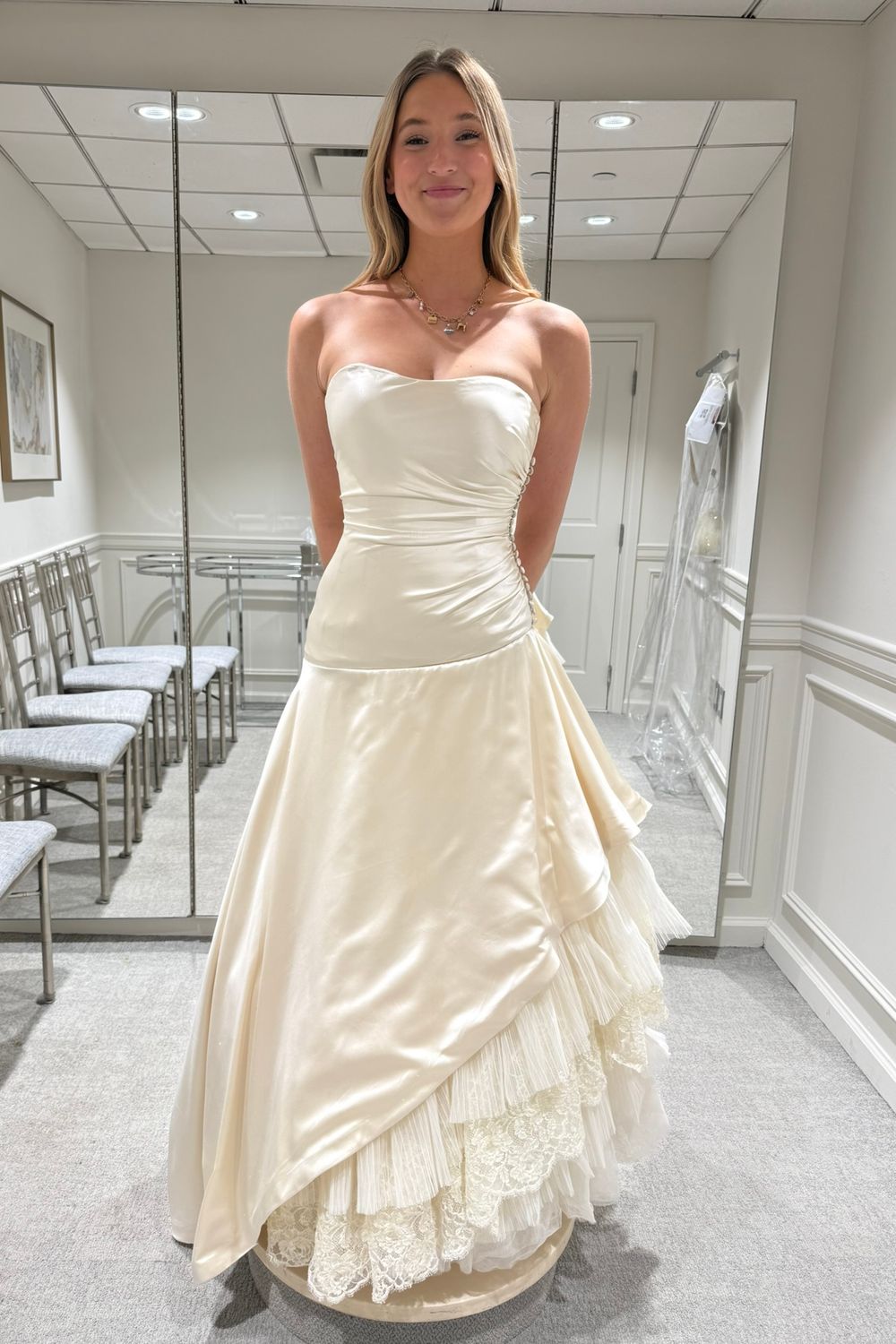 Amsale M567 with Veil 8