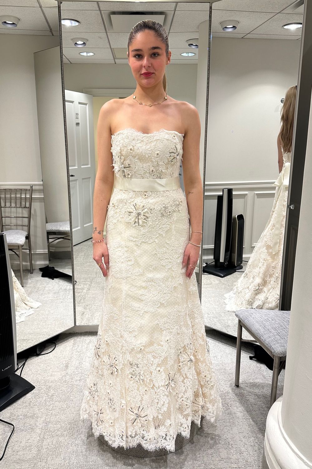 Monique Lhuillier Valeria with Veil 0