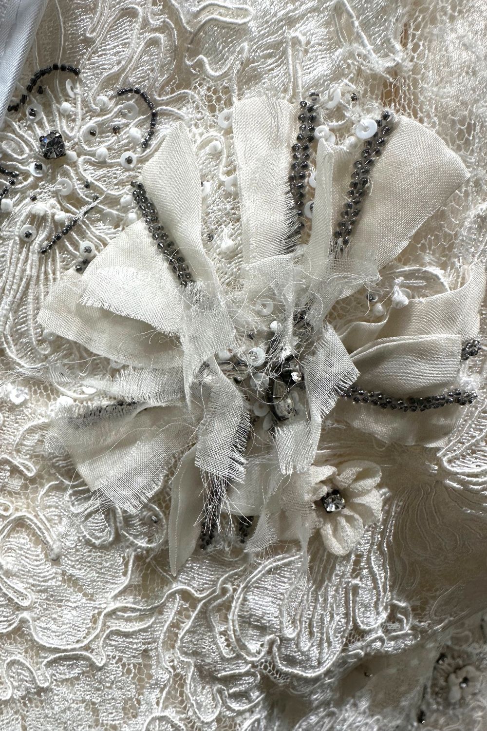 Monique Lhuillier Valeria with Veil 6