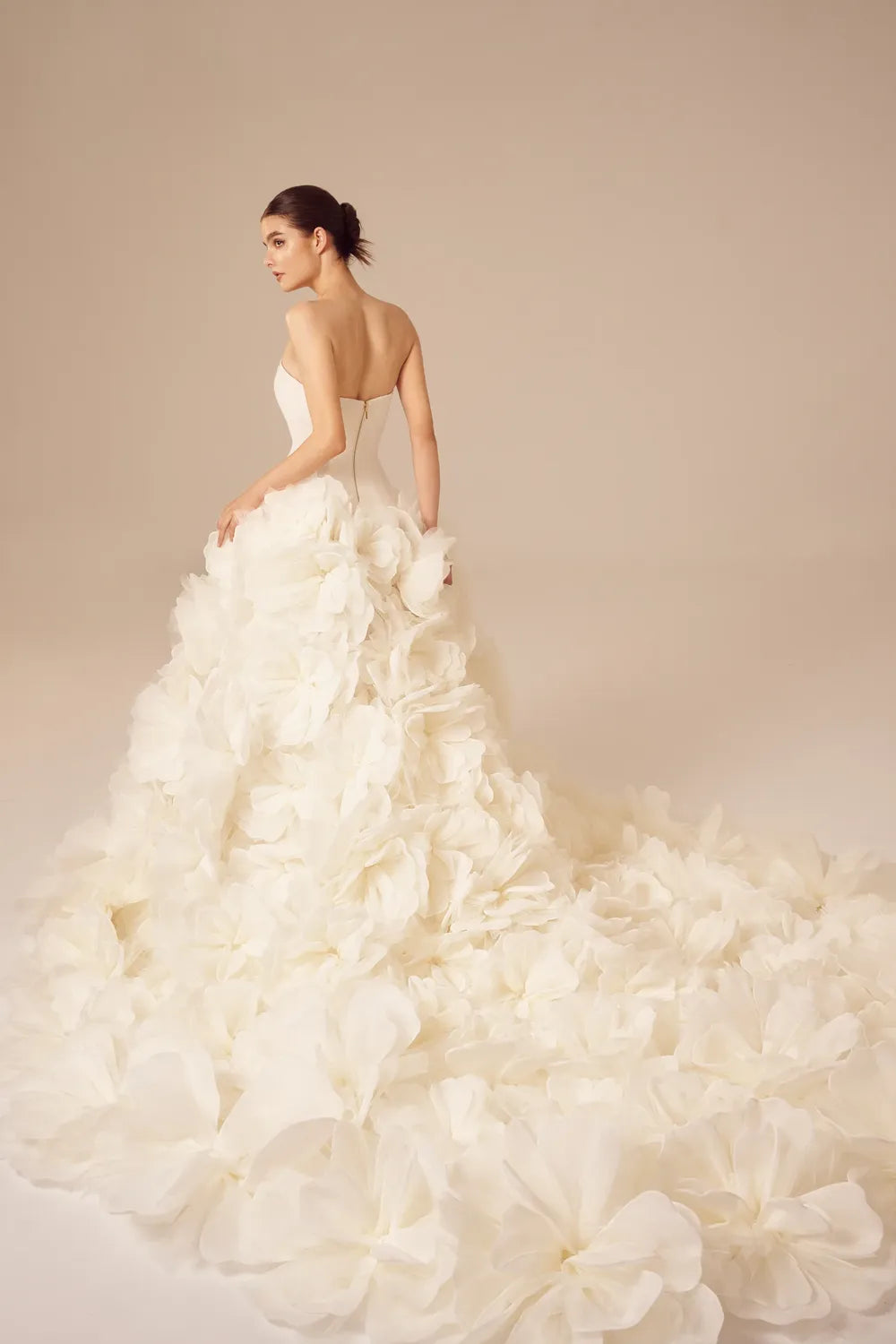 Nicole and Felicia NF047 with Veil 6