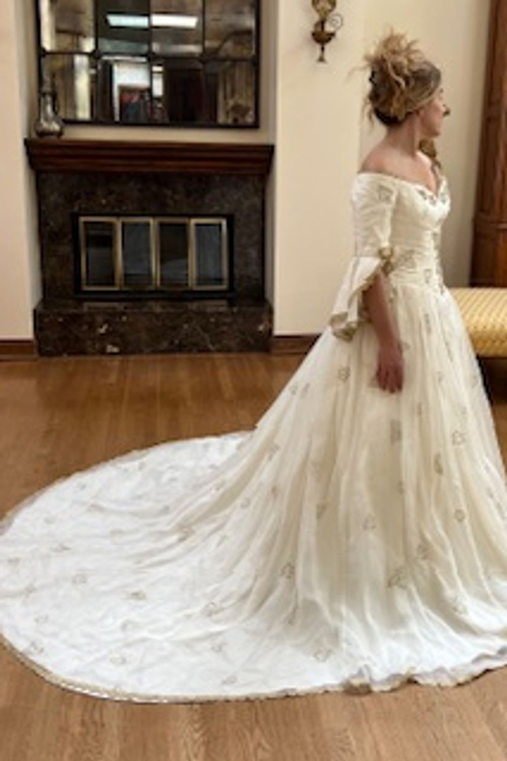 Catherine Davighi Ballgown A-Line Dress with Veil 11