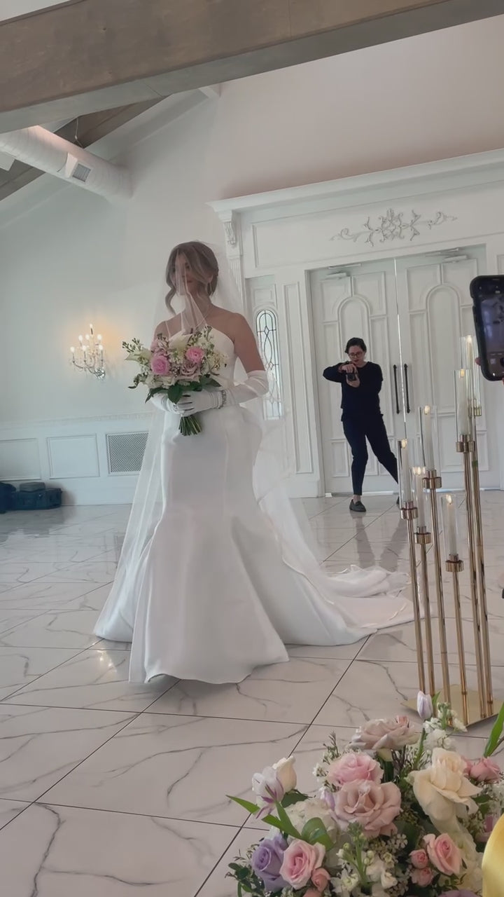 4935 with Veil and Gloves