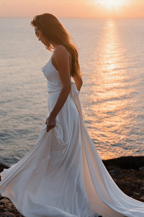 The Ultimate Guide to Choosing the Perfect Beach Wedding Dress