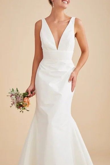The Dress That Moves With You: Astrid & Mercedes Trumpet Gowns