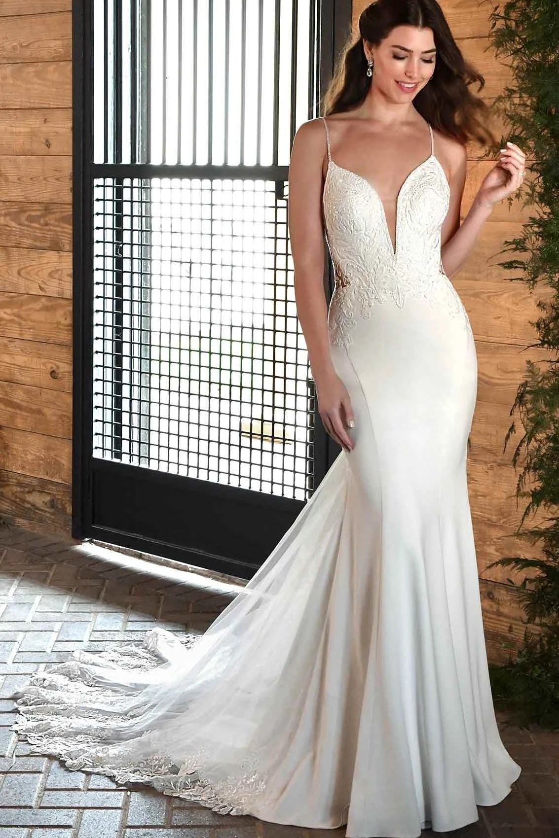 Romantic Elegance Within Reach: Essense of Australia Under $1,250