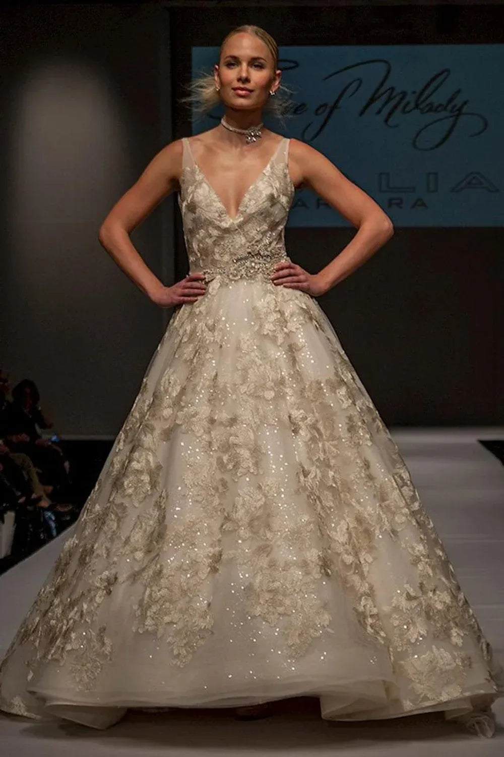 The Quiet Confidence of Amalia Carrara's A-Line