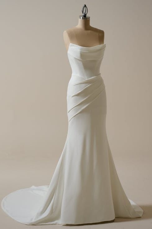 Timeless Romance: Rebecca Ingram's Fit and Flare Mastery