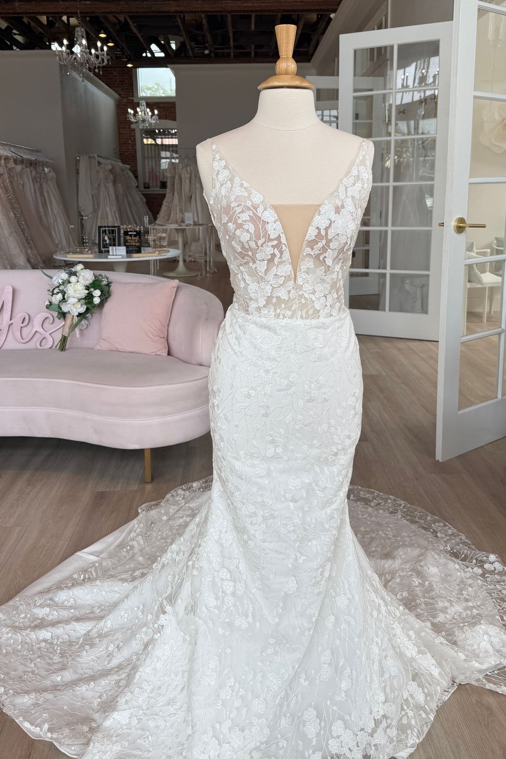 Flora in Full Bloom: The Kelly Faetanini Mermaid Gown Worth Every Glance