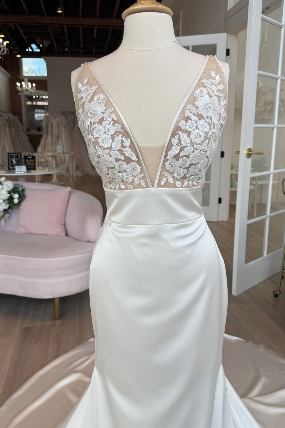 The Art of the Curve: Paloma Blanca Trumpet Wedding Dresses