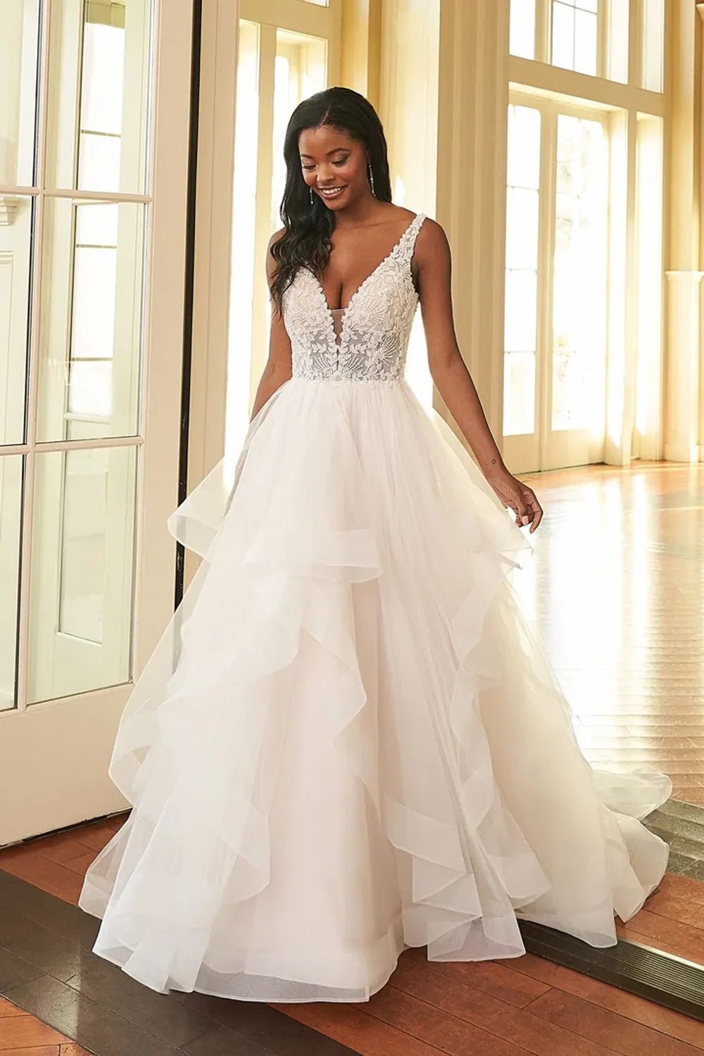 The Art of Romance: Sincerity's Dreamy Ball Gown Silhouettes