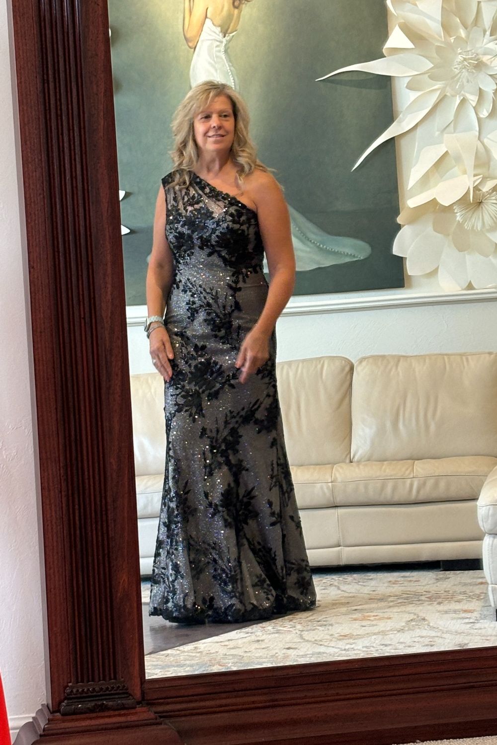 Kelly Chase's One-Shoulder Masterpiece: The Sheath Gown Redefined