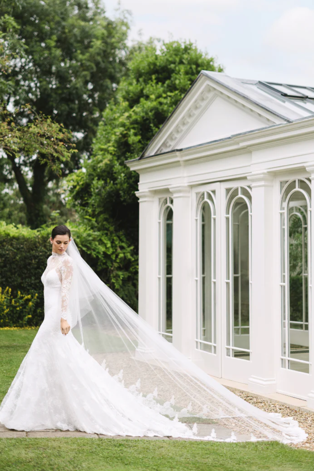 Venus Rising: Why Caroline Castigliano's Fit and Flare Is a Masterclass in Bridal Sculpting