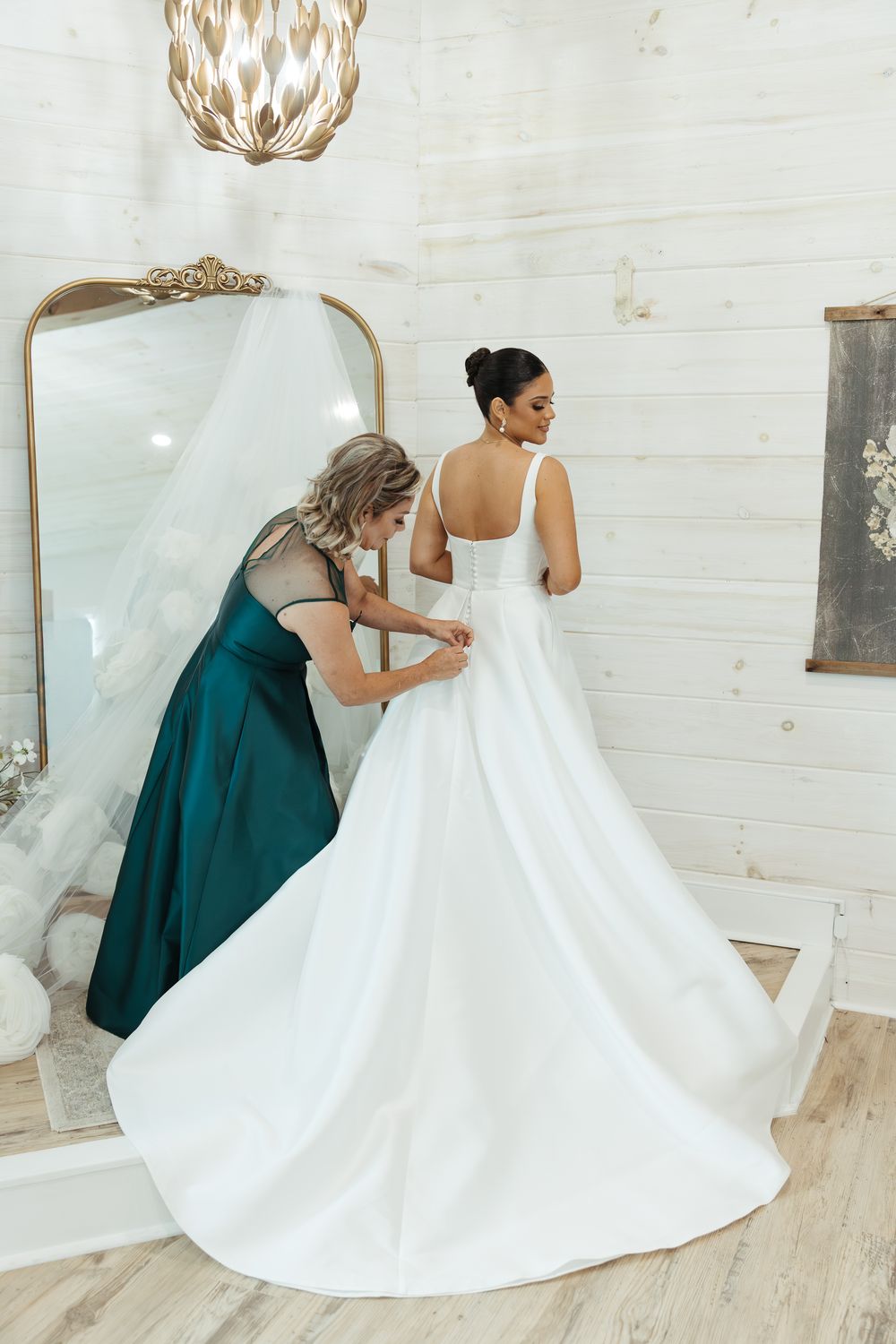 The Timeless A-Line: Mark Ingram's Noemie and the Art of Effortless Bridal Elegance