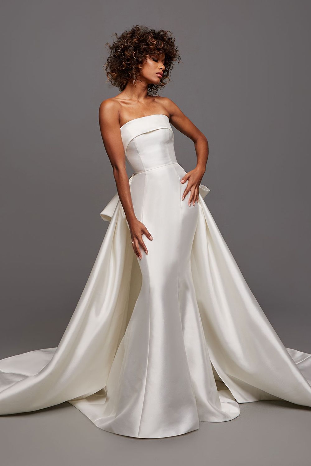 Ashley & Justin Bridal: Timeless Romance Meets Modern Elegance
