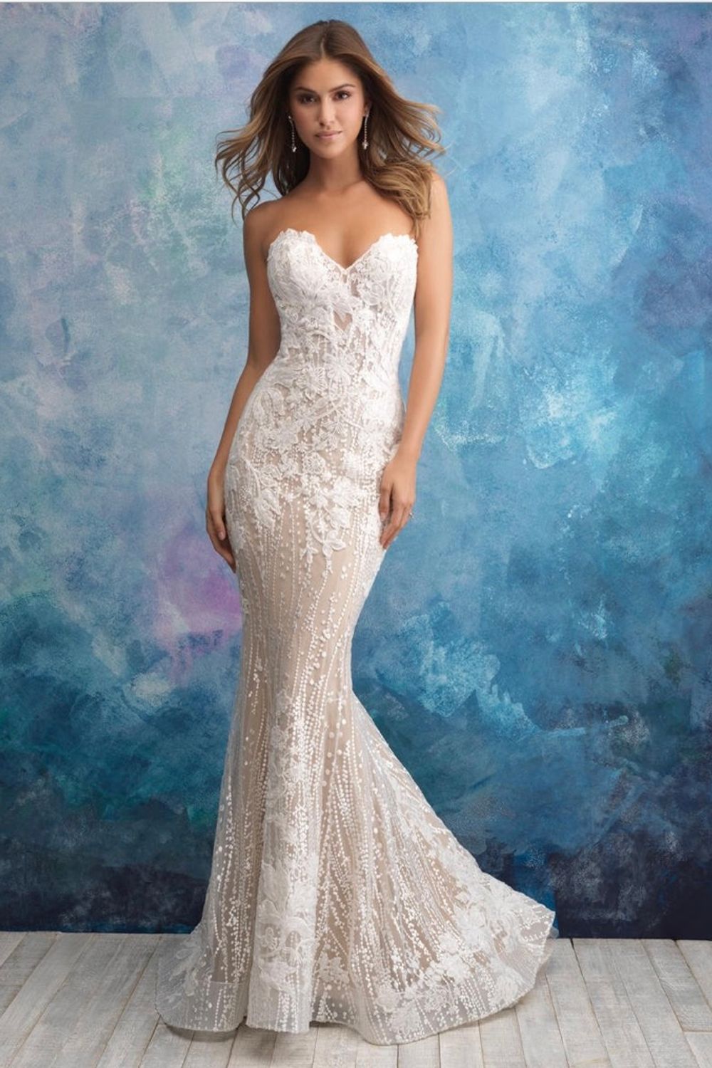 The House of CB Wedding Edit: Cream Bodycon Gowns That Channel Effortless Glamour
