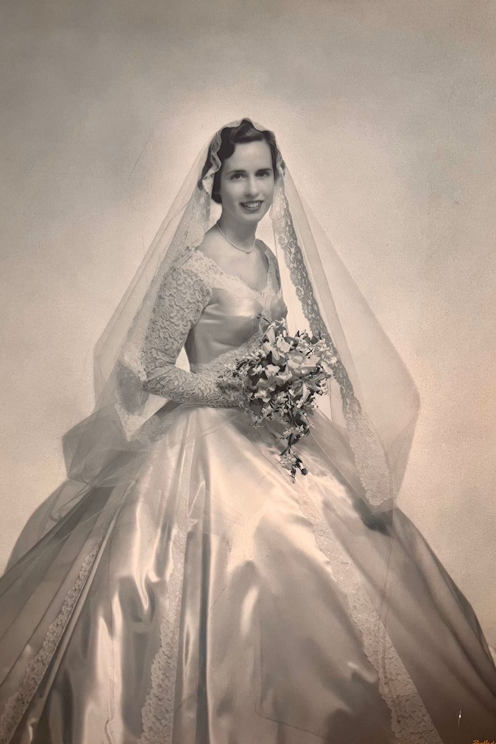 Beyond the Boutique: Why Brides Are Falling in Love with Vintage Wedding Gowns Online