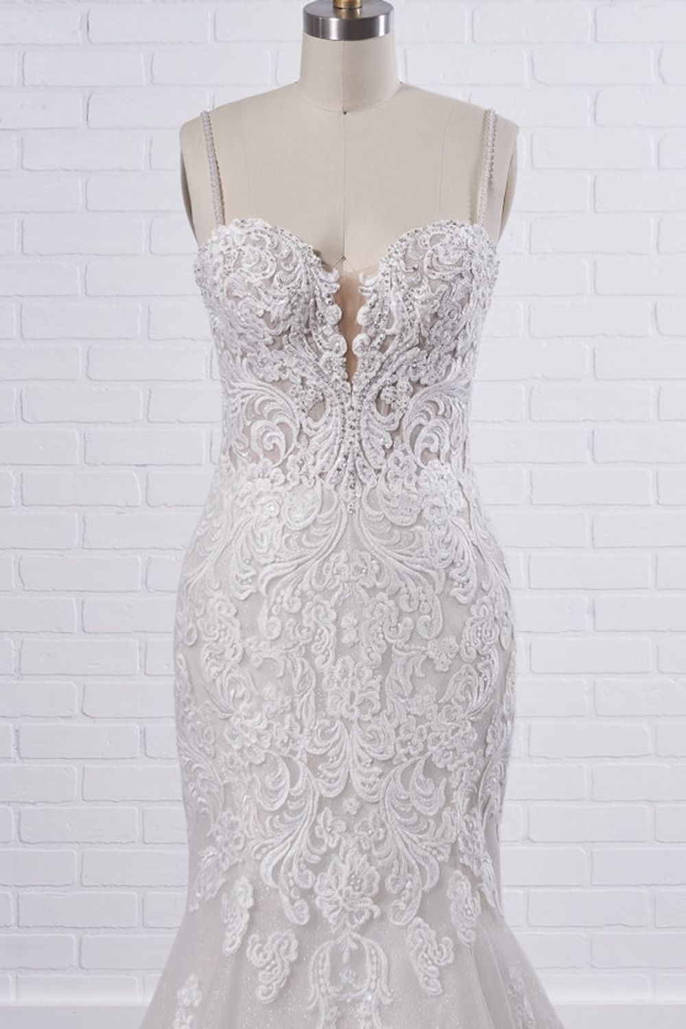 The Lace That Lasts: A Bride's Guide to Maggie Sottero Wedding Dresses