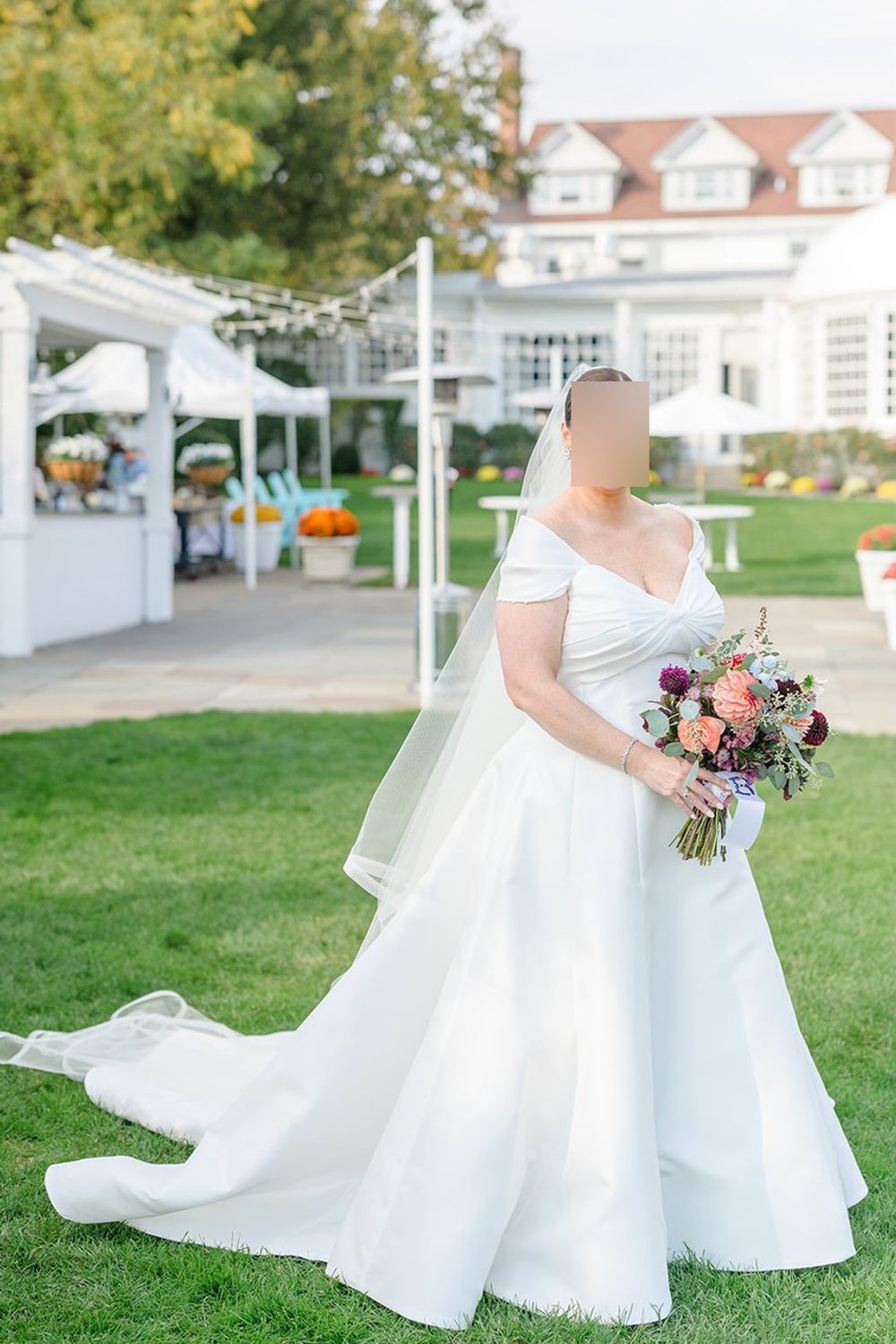 The Timeless Appeal of Strapless Silk Wedding Gowns