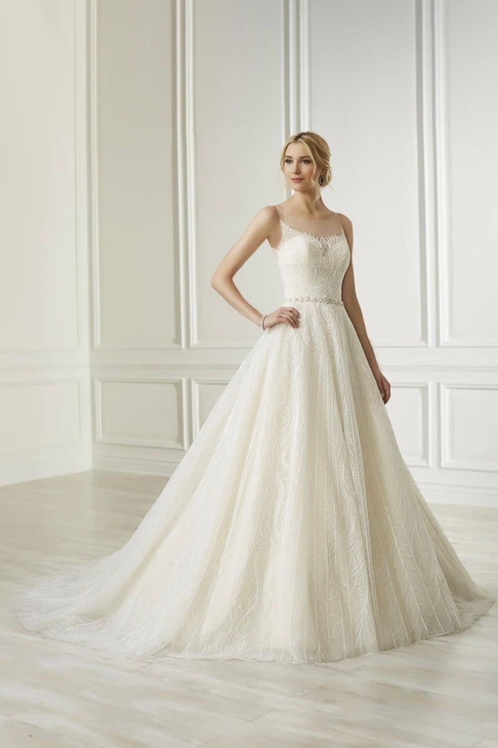 Timeless Elegance Redefined: Adrianna Papell's Luxurious Wedding Collection