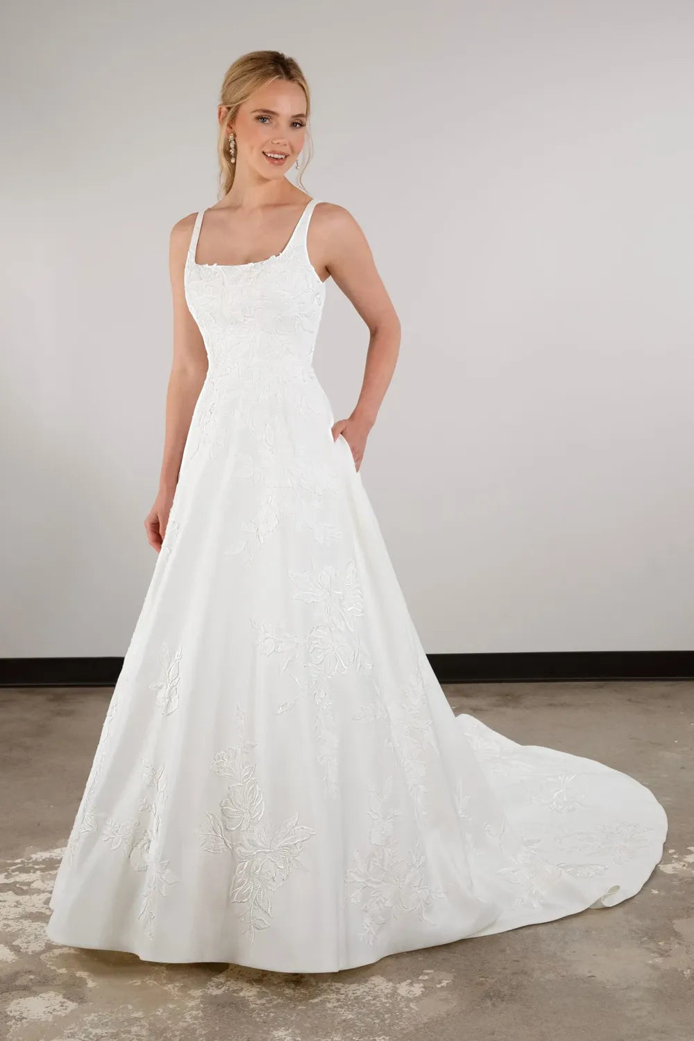 From Matte Satin to Gold Sequins: How to Choose the Perfect Bridesmaid Dress Fabric & Style