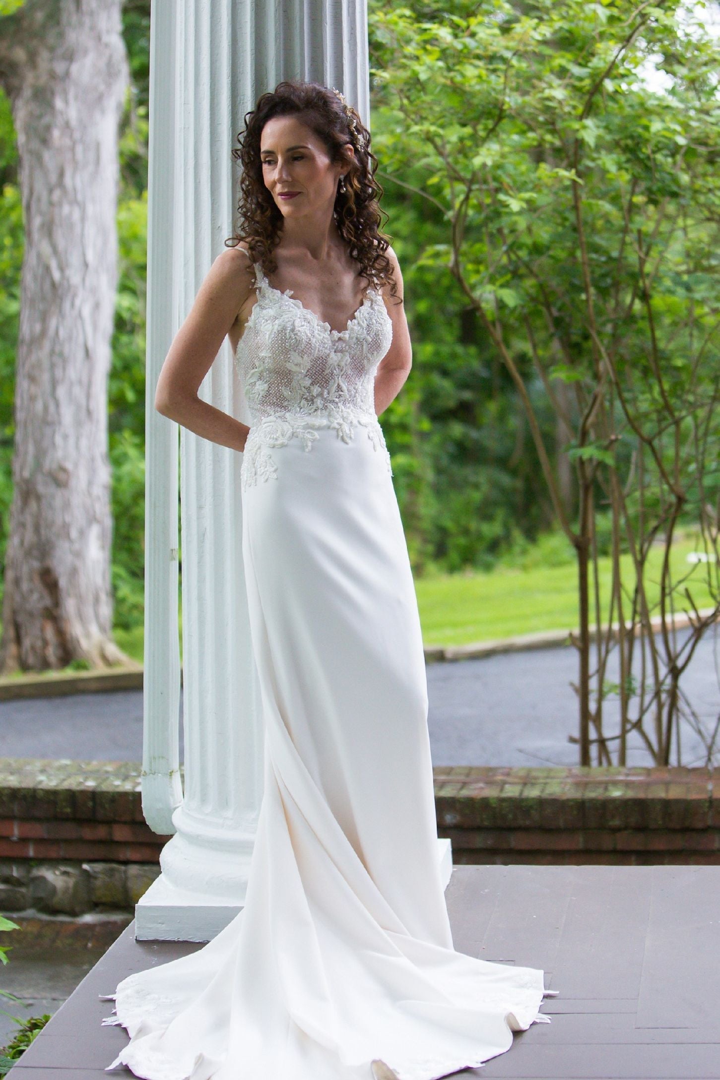 From Anthropologie Dreams to Designer Reality: Finding Your Perfect Wedding Gown for Less