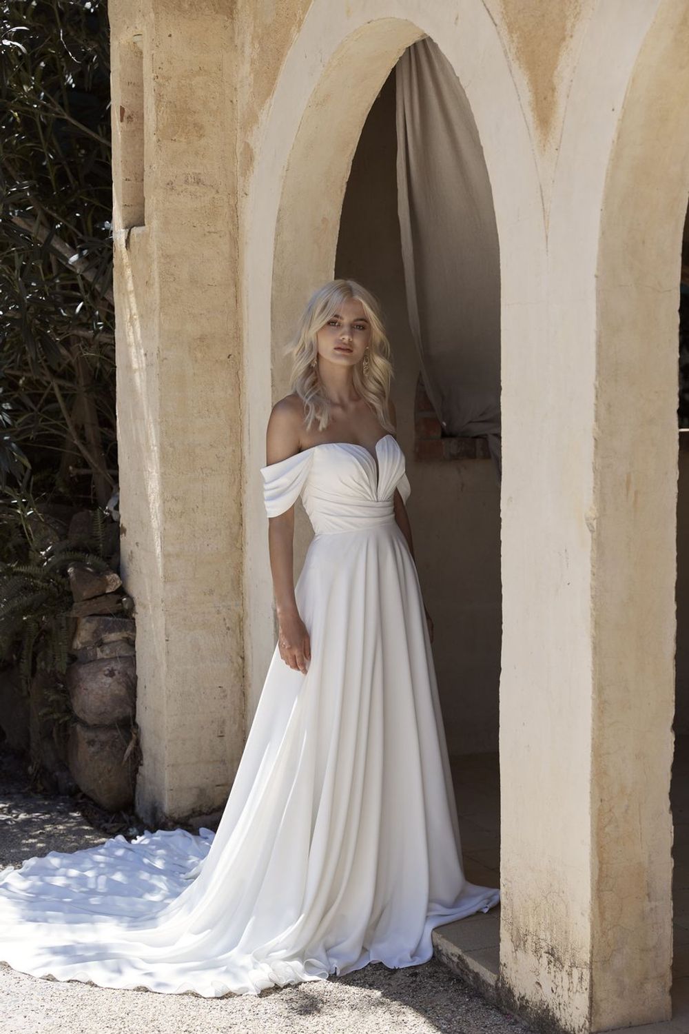 Ethereal Elegance: The Mother of the Bride's Guide to Chiffon-Inspired Gowns