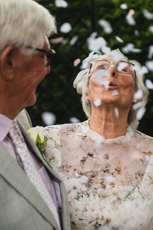 Celebrating Love at Any Age: Perfect Gifts for Older Couples Tying the Knot