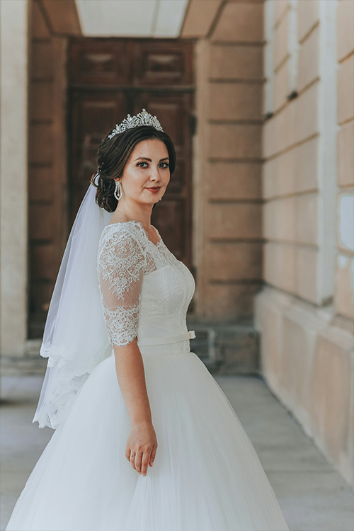 The Rise of the Pre-Owned Designer Wedding Dress Market