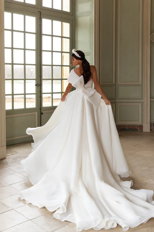 Top Trends in Designer Wedding Dresses You Can Find with Kleinfeld Again