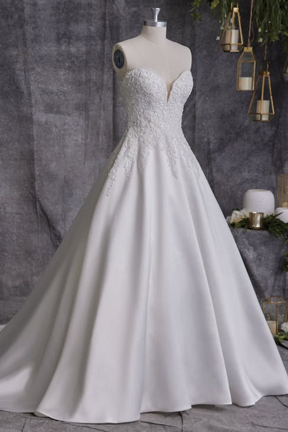 Maggie Sottero Ramira XS 4