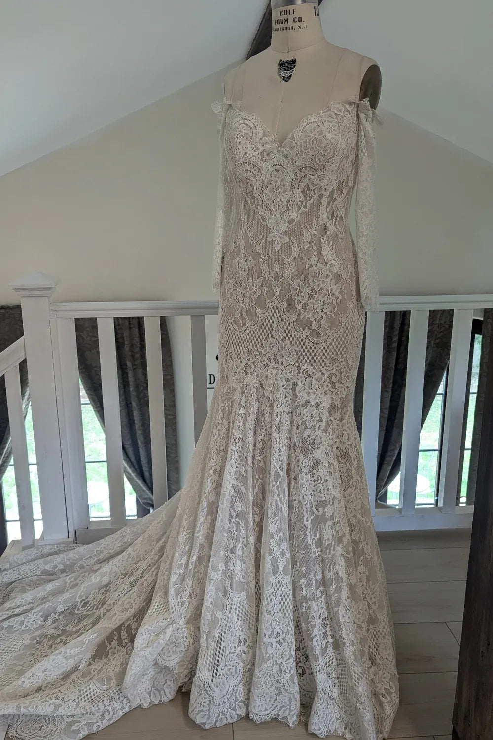 Allure Romance 9551 4