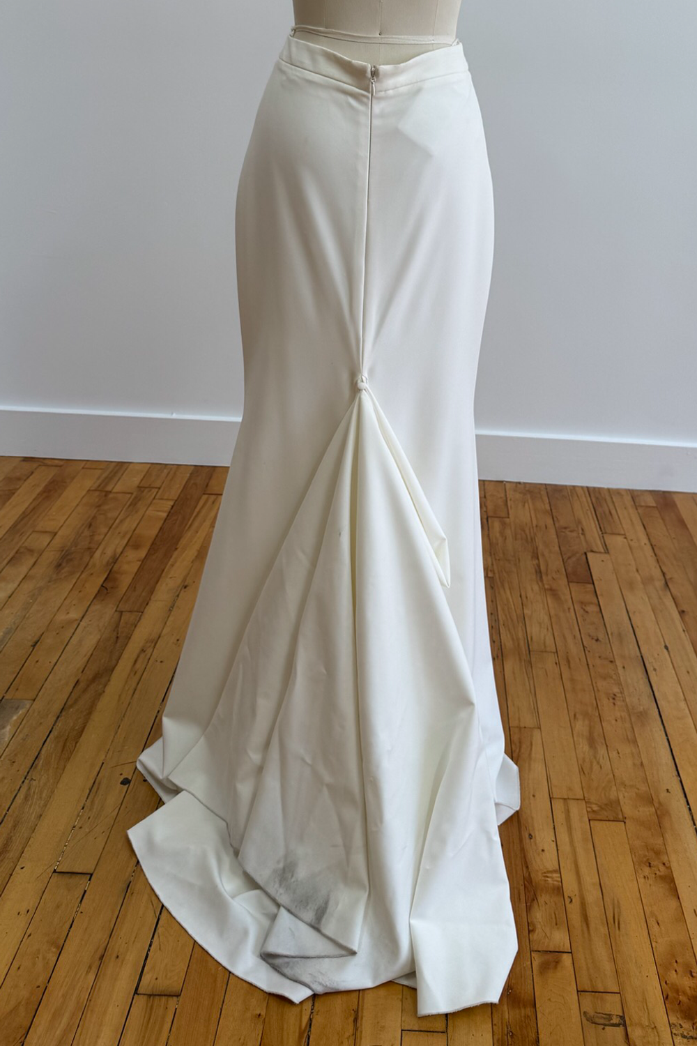 Anna Campbell DARCYSKIRT 2