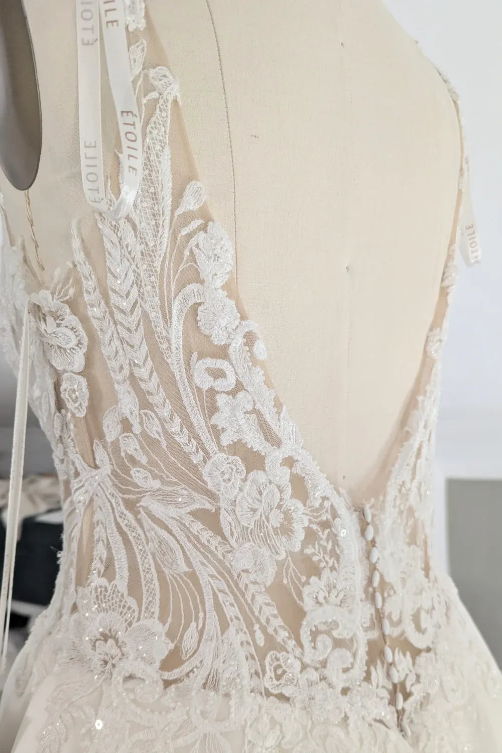 Enzoani Etoile Dutchess  10