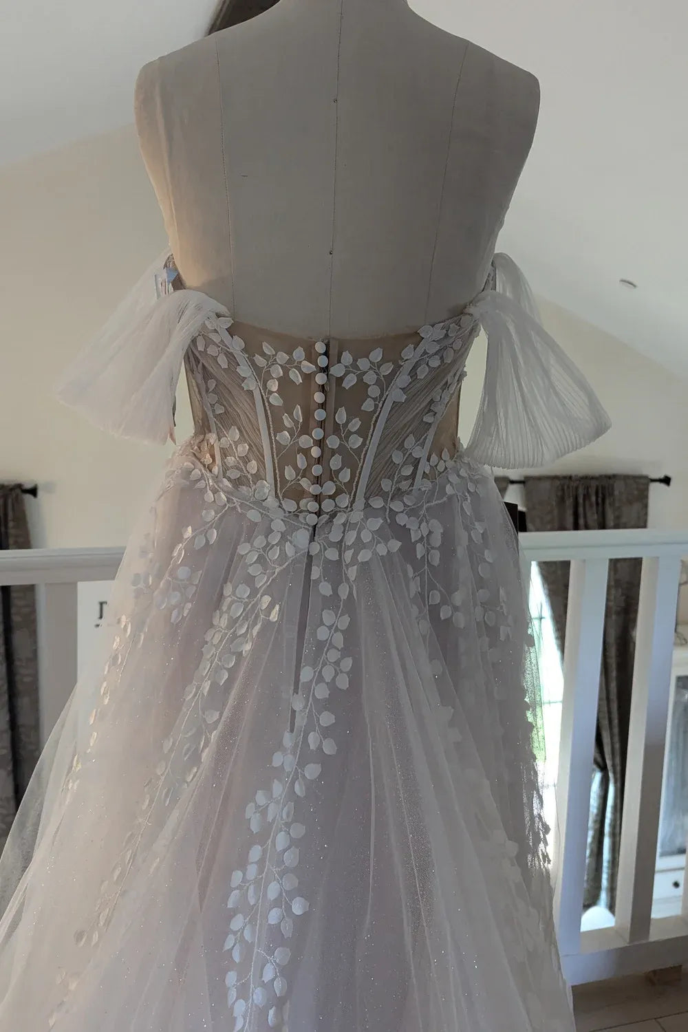 Enzoani Claire  10