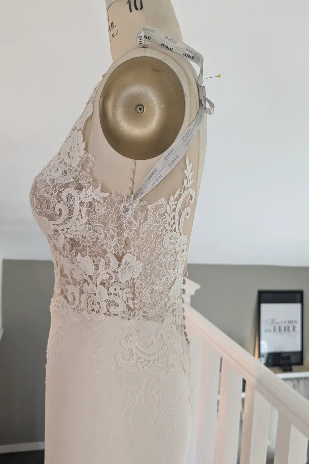 Enzoani Margot 8
