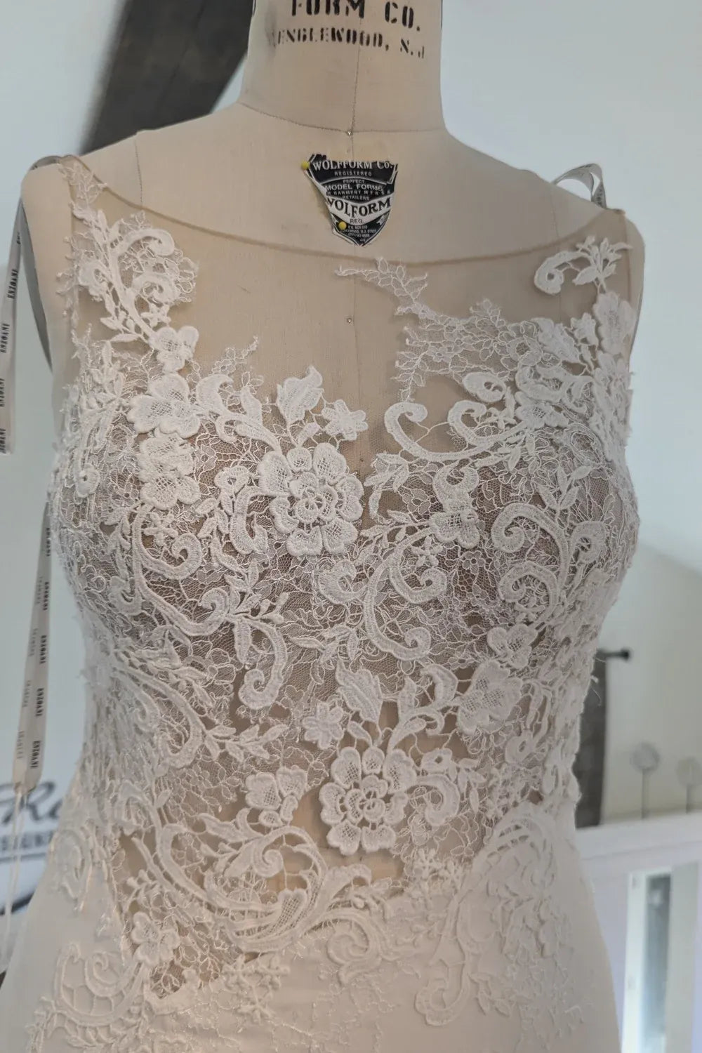 Enzoani Margot 6
