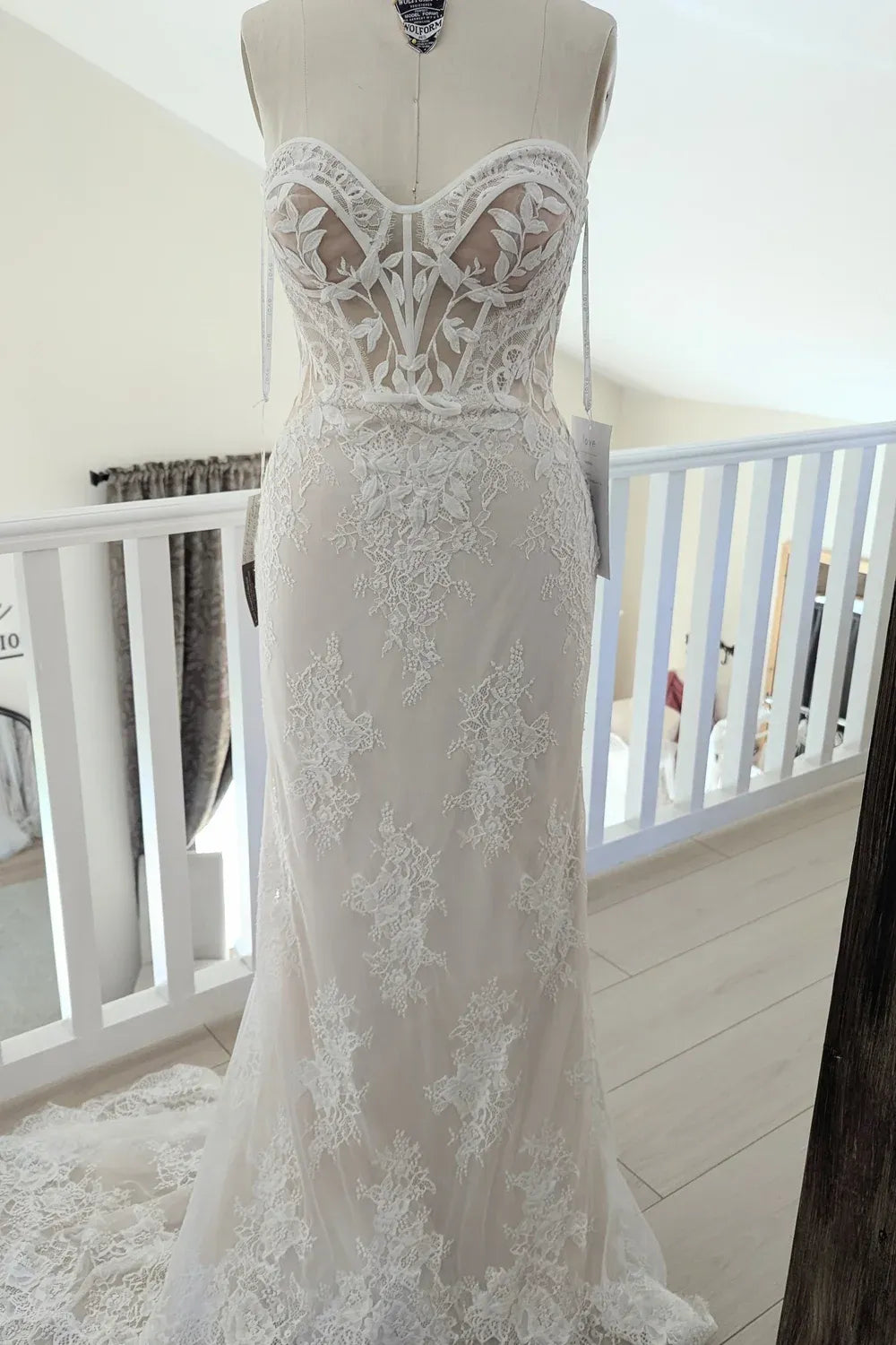 Enzoani Cadence 4